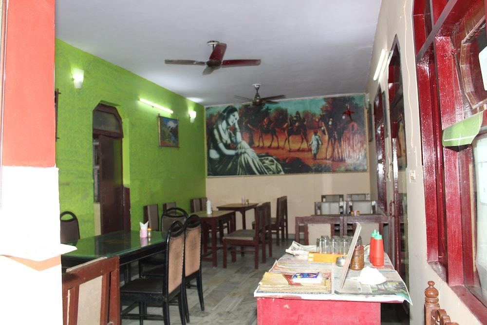 Hotel Raj Bed & Breakfast Agra  Dış mekan fotoğraf